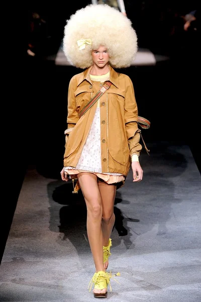 Look 22